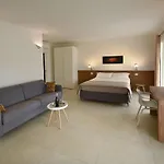 Le Monde Apartment